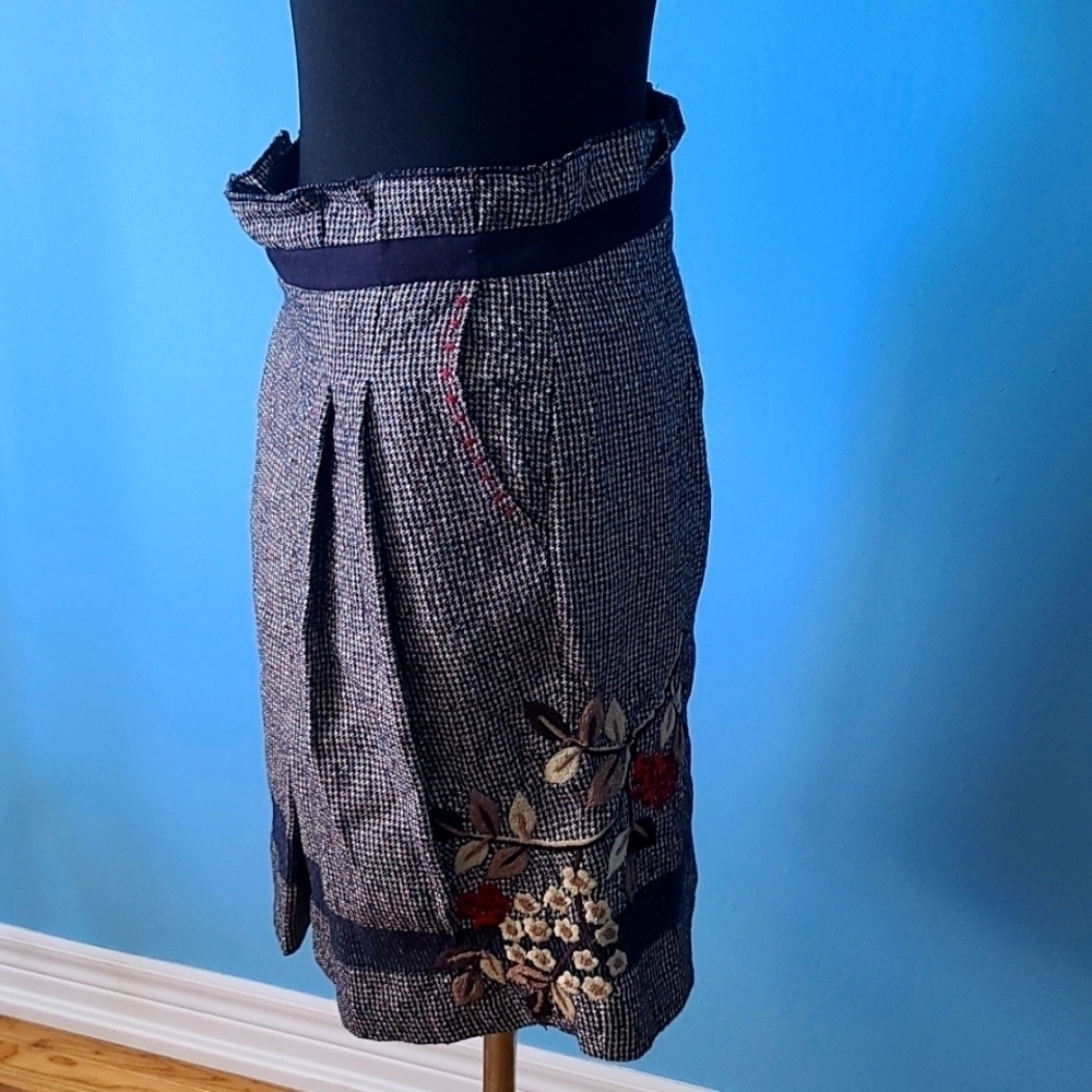 RENE Derhy tweed wool Blend floral embroidery skirt Knee Length With Pockets S